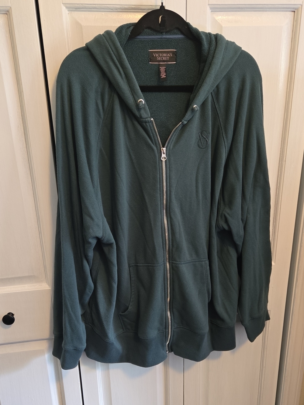 VS Green Zip-Up Hoodie Sweater And Matching Leggings